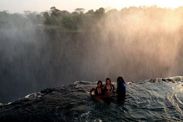 Tempat Berenang Paling Mengagumkan di Dunia