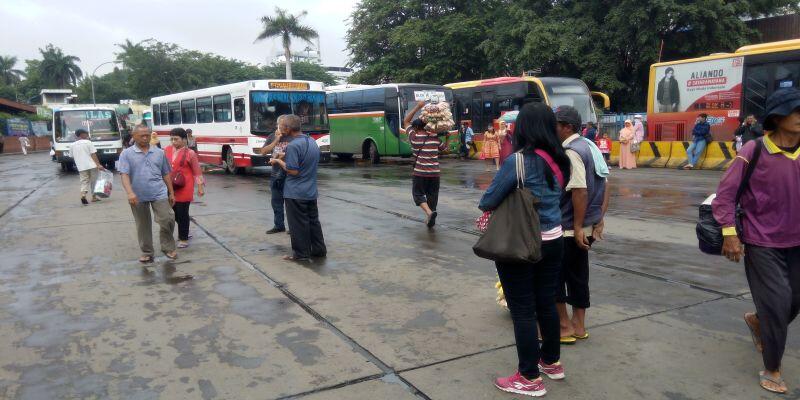 METROMINI MOGOK MASSAL MULAI HARI INI