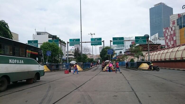 METROMINI MOGOK MASSAL MULAI HARI INI