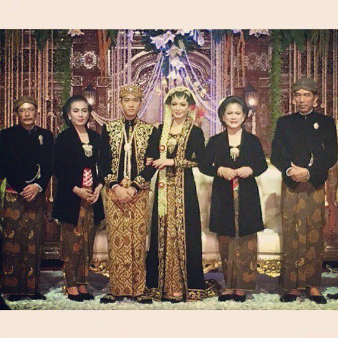 &#91;FOTO&#93; Saat Selvi Mantu Jokowi Cek Kehamilan di Klinik 50 Ribu