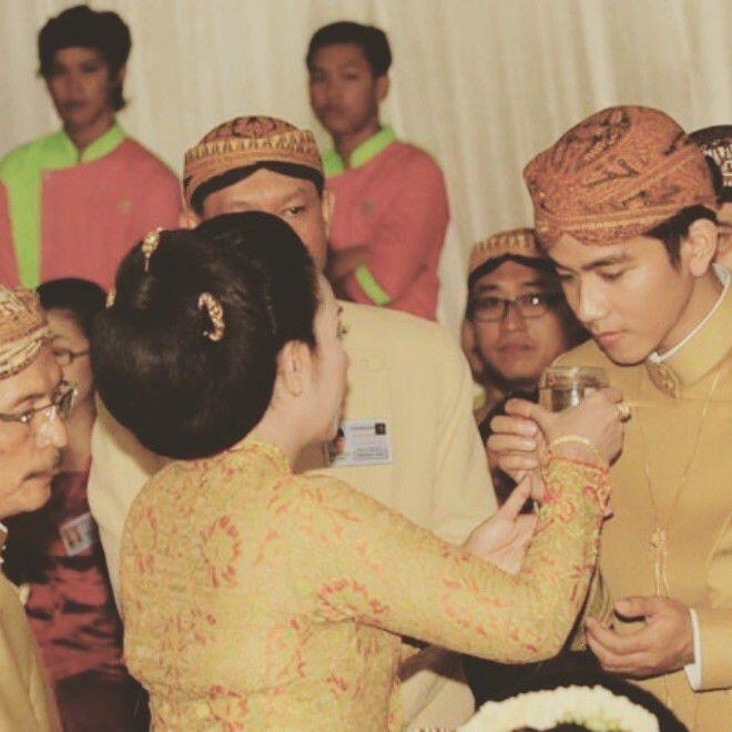 &#91;FOTO&#93; Saat Selvi Mantu Jokowi Cek Kehamilan di Klinik 50 Ribu