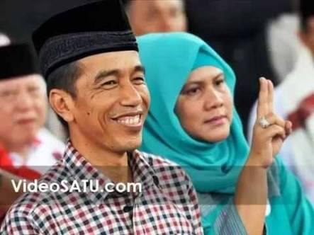 Serius nanya : Ibu Iriana Jokowi itu pakai kerudung gak sih