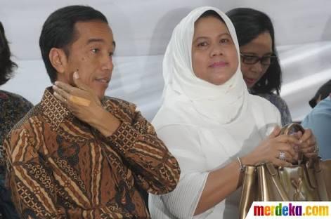 Serius nanya : Ibu Iriana Jokowi itu pakai kerudung gak sih