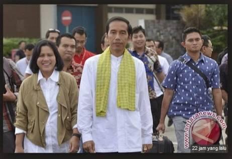 Serius nanya : Ibu Iriana Jokowi itu pakai kerudung gak sih