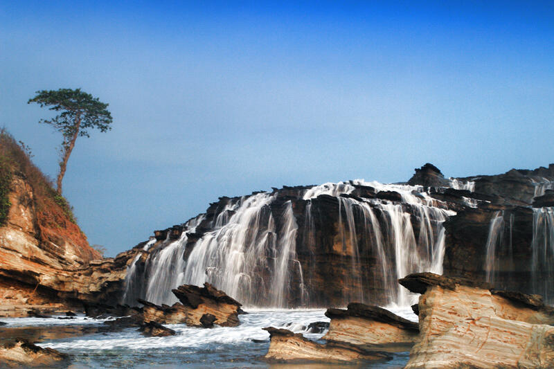 keindahan yang belum diketahui sahabat kaskuser semua dipantai sawarna