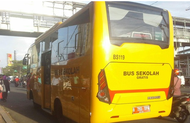 20 Sopir Metromini Cegat Bus Sekolah di Koja karena Emosi