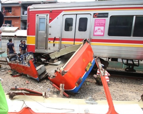 20 Sopir Metromini Cegat Bus Sekolah di Koja karena Emosi