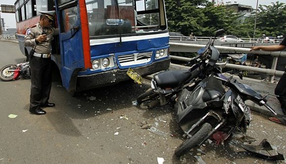 20 Sopir Metromini Cegat Bus Sekolah di Koja karena Emosi