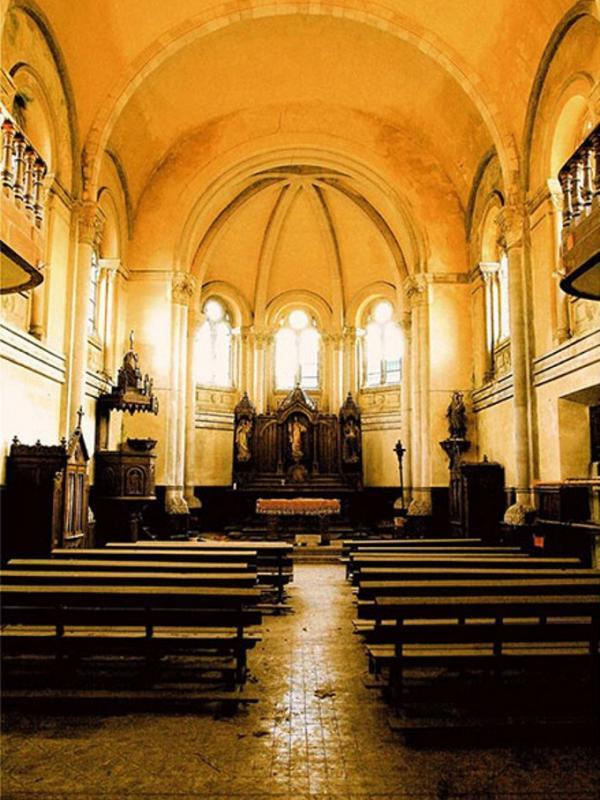 Terbengkalai,gereja dirubah menjadi arena skateboard