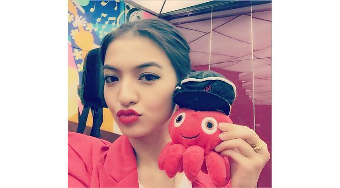 &#91;KOMBAT&#93; 10 Foto Selfie Paling Fenomenal Sepanjang Tahun 2015