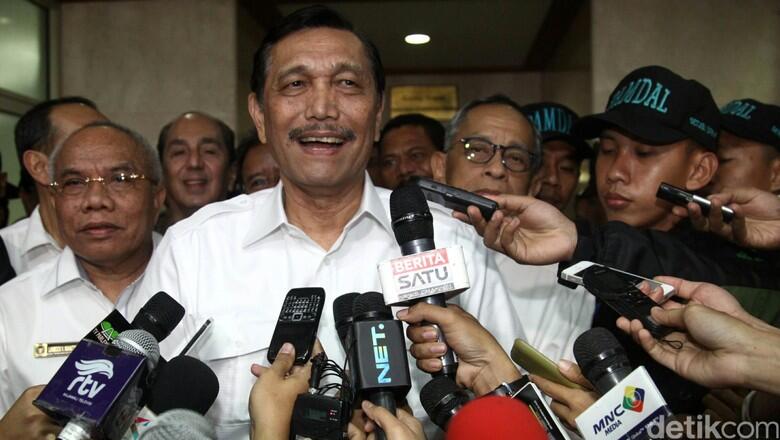 Jawaban Nyeleneh Luhut Saat Ditanya Wartawan Asing Soal Kebakaran Hutan