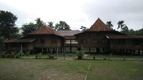 Ini Dia Bentuk Asli Rumah di Gambar Uang Rp 10 Ribu
