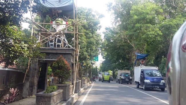 SEKEDAR SARAN u/ BUPATI PURWAKARTA YANG HOBI BIKIN PATUNG PAKE DUIT NEGARA