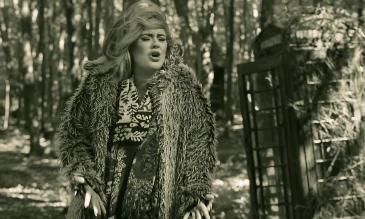 ADA MAHKLUK HALUS GAN DI VID CLIP ADELE HELLO !