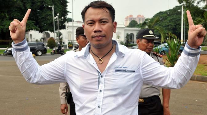 KAYAK SINETRON AJA .KETIKA PENIPU TERTIPU : VICKY PRASETSYO TERTIPU 6,7M LAPOR POLISI