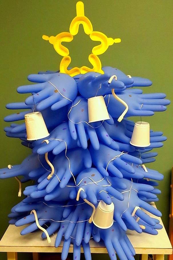 Sambut Natal, rumah sakit ini pakai peralatan medis jadi hiasan Natal!