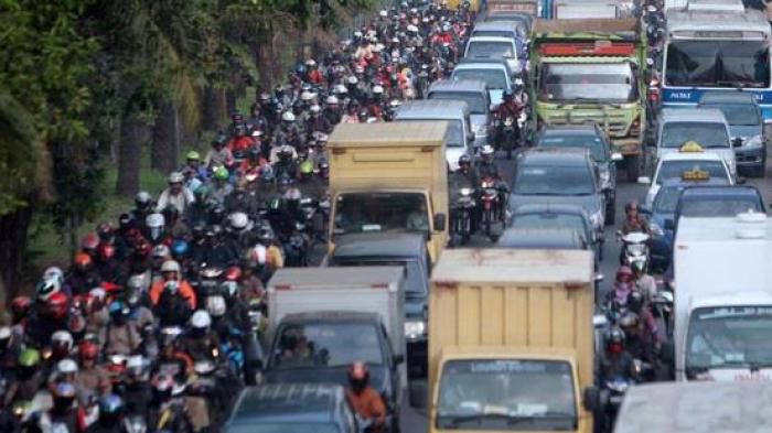 Cepek deeh.. Jakarta - Tegal di Tempuh 24Jam lebih...