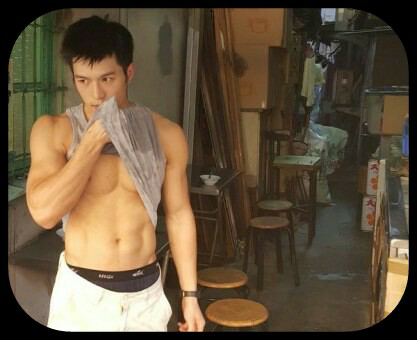 4 Pedagang Paling Ganteng Dan Macho, Mana Favoritmu Sis?