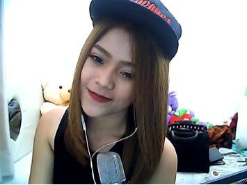 Daya Pikat Cewek Bertopi Snapback