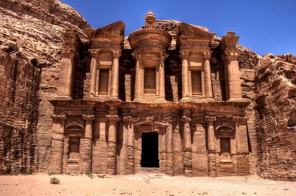 situs kuno di saudi arabia dan petra di jordan