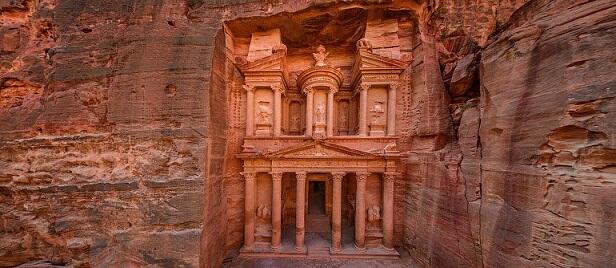 situs kuno di saudi arabia dan petra di jordan