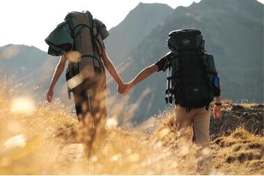 Mengapa Cewek Traveler Harus Agan Deketin?