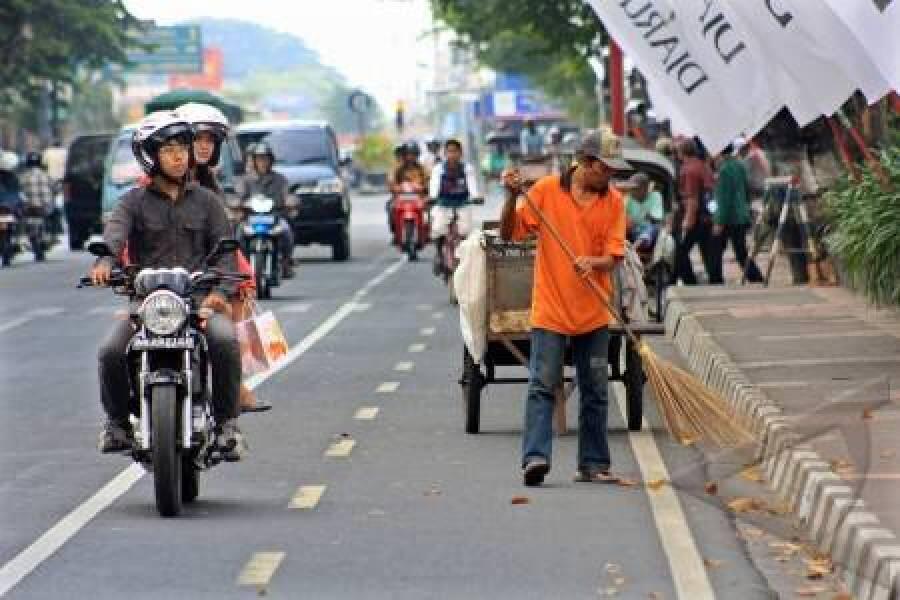 Sudah Menjadi Tradisi, Pasca Perayaan Tahun Baru Pasti Meninggalkan Sampah