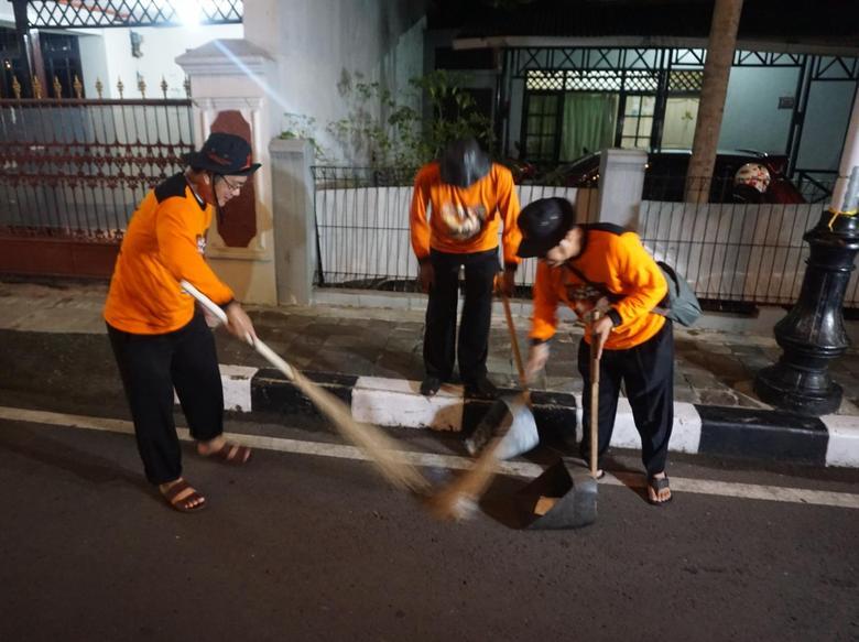 Sudah Menjadi Tradisi, Pasca Perayaan Tahun Baru Pasti Meninggalkan Sampah