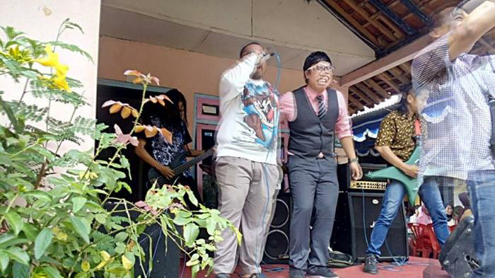 Unik , Pesta Pernikahan di Purworejo, Hiburannya Musik Death Metal
