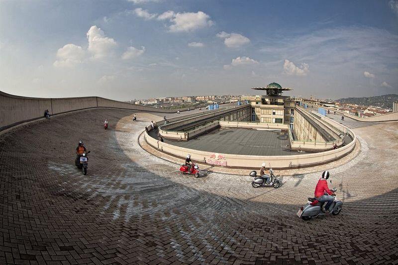 ● ● ● Fiat’s Lingotto : Atap Pabrik Yang Berubah Menjadi Arena Balapan Vespa