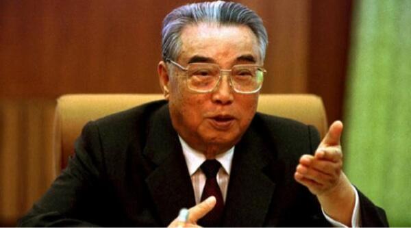 Inilah 9 Tokoh Diktator yang juga Hobi Menulis Gan !