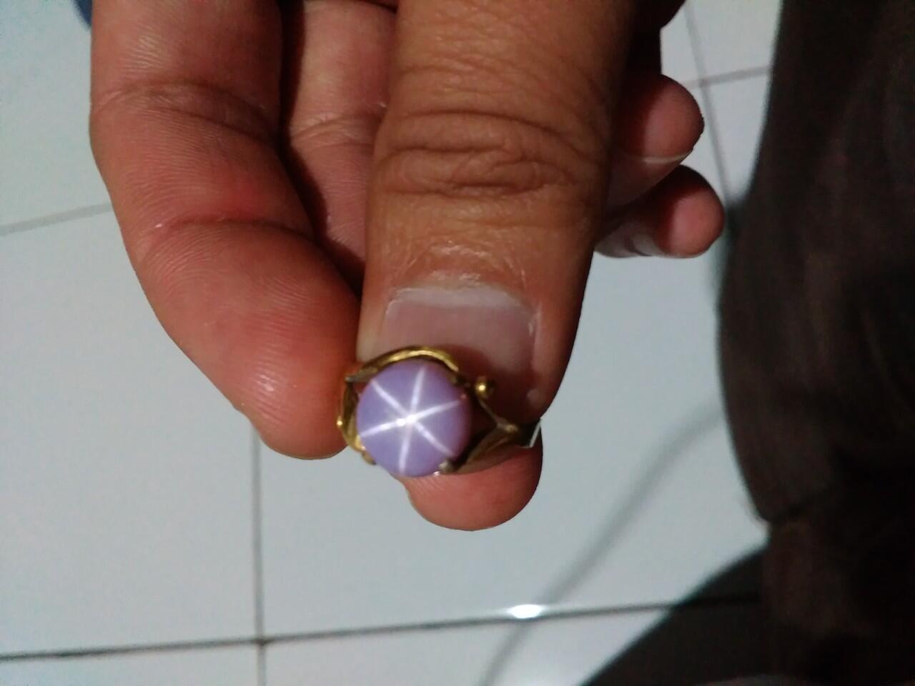 Batu cincin ungu
