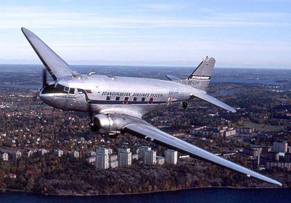 BAHAS TUNTAS Douglas DC-3 (Pesawat Kepresidenan Soekarno)