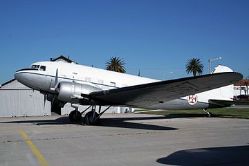 BAHAS TUNTAS Douglas DC-3 (Pesawat Kepresidenan Soekarno)