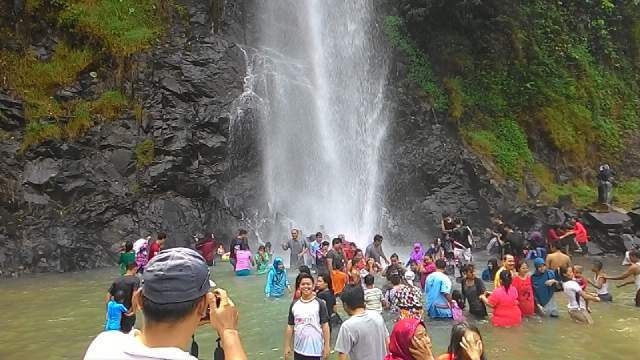 Catper Pesona Curug Bidadari hingga Jatuhnya Pemuda di Trotoar Bogor