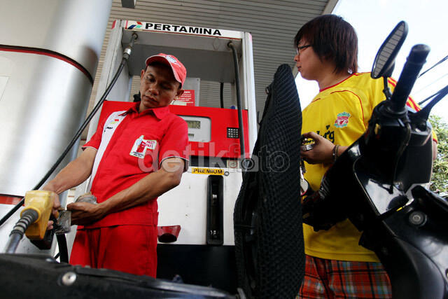 Besok, Harga Premium Rp 6.950/Liter, Solar Rp 5.750/Liter