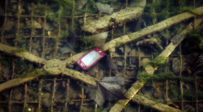 Foto: Kanal di Prancis Surut, Pemandangan Aneh pun Terkuak...