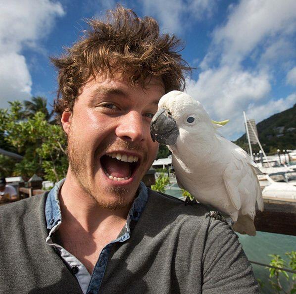 Allan Dixon: Selfie Ria gak harus ama pacar (no jomlo!)