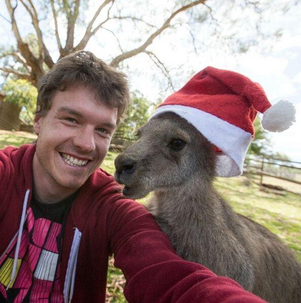 Allan Dixon: Selfie Ria gak harus ama pacar (no jomlo!)