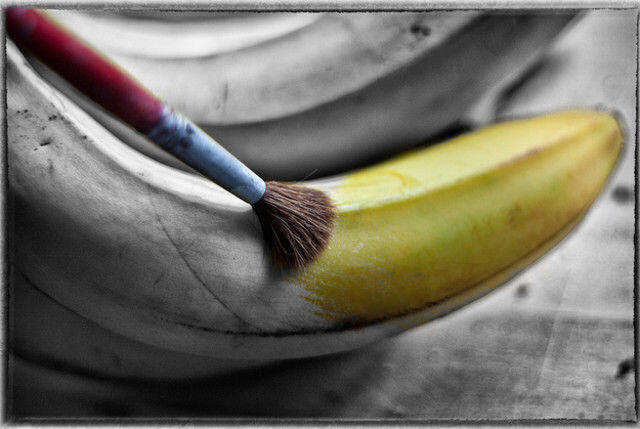 Warna di Edisi B/W