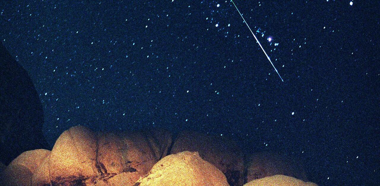 Inilah 10 hujan meteor terindah yang hiasi langit bumi selama 2016 Gan!