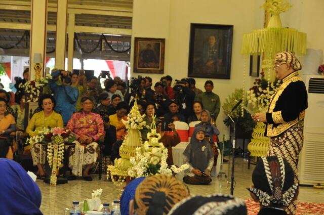 Ini Dia Kumpulan Foto Penobatan Paku Alam X di Yogyakarta