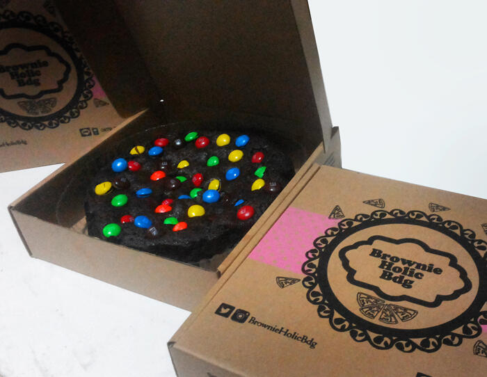 BROWNIES PIZZA PERTAMA DI DUNIA
