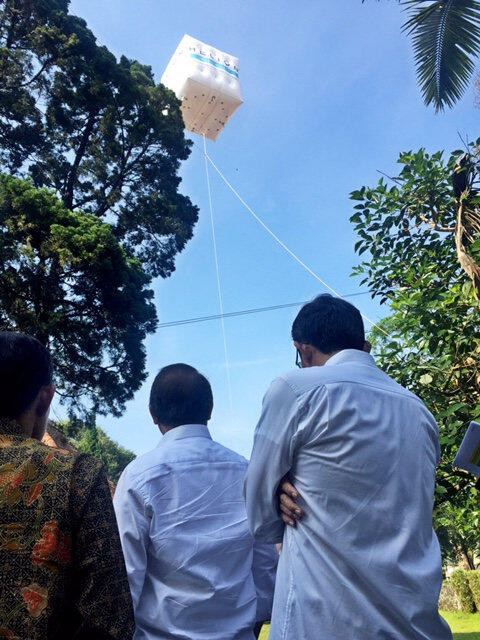 Karya Anak Bangsa Gan..! Balon Internet Helion Siap Mengudara