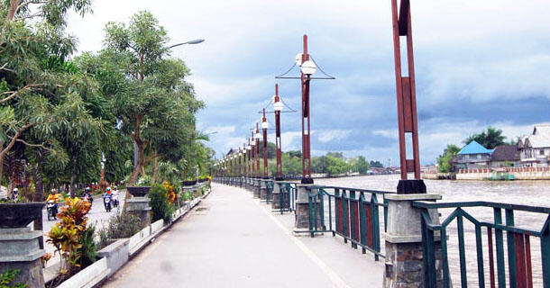 &#91;Objek Wisata&#93; Taman Siring Sungai Martapura Kalimantan Selatan