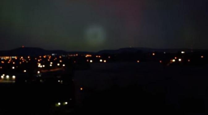 Video: Cahaya Misterius di Australia, Dipercaya Berasal dari UFO