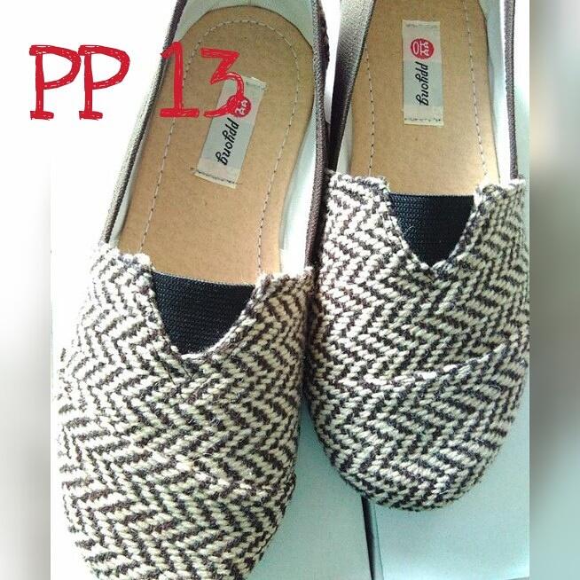 Terjual Sepatu Kanvas like WAKAI ori lokal handmade 
