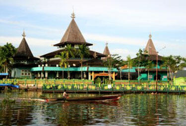 @@ 10 Tempat Wisata di BANJARMASIN yang Wajib Dikunjungi @@