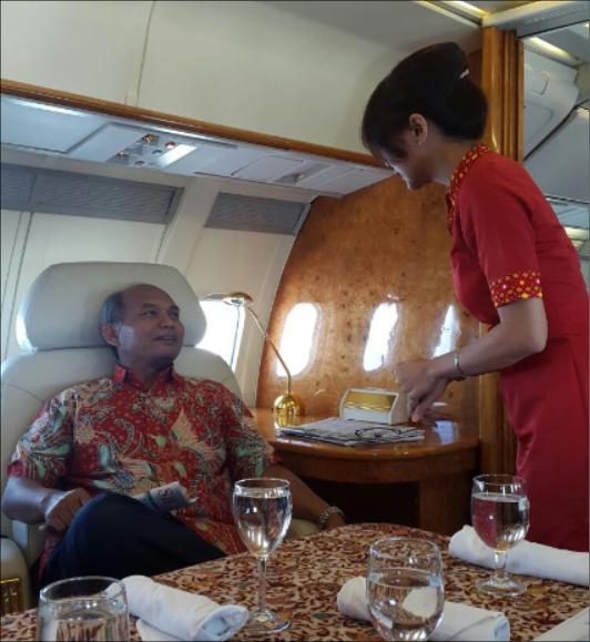 Service Plesir Anak Buah Sudirman Said Naik Private Jet