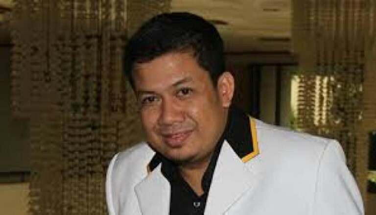 Sekilas info : Fahri hamzah dicopot dari wakil ketua DPR biar PKS bisa dukung Jokowi